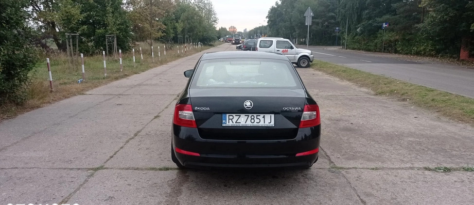 Skoda Octavia cena 34200 przebieg: 238000, rok produkcji 2013 z Warszawa małe 79